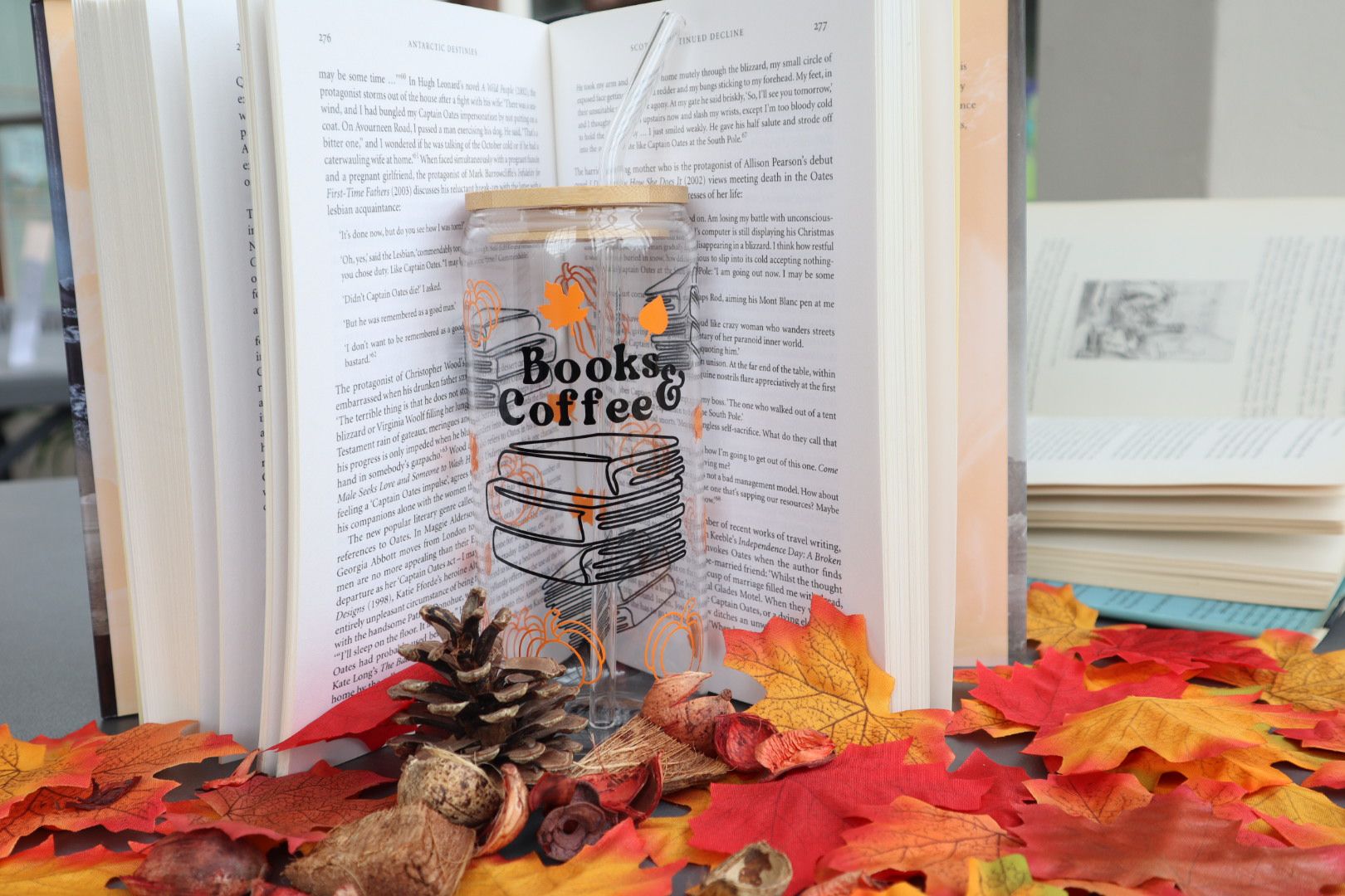 Books and coffee 20oz glass cup